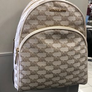 Beautiful back bag brand new